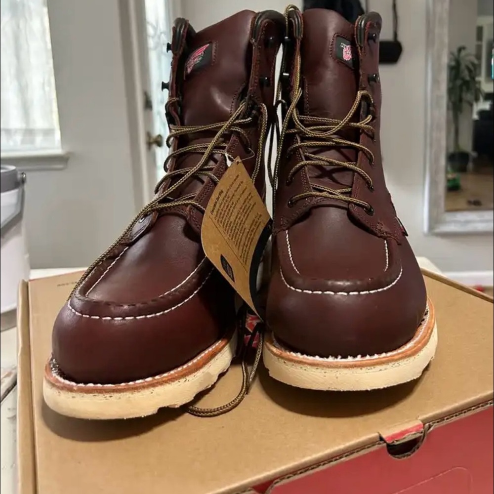 Redwings traction tred lite 8 inch work boot size 10